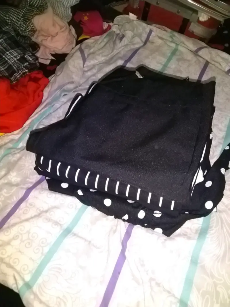 Lote de ropa variada para mujer en buen estado - 5