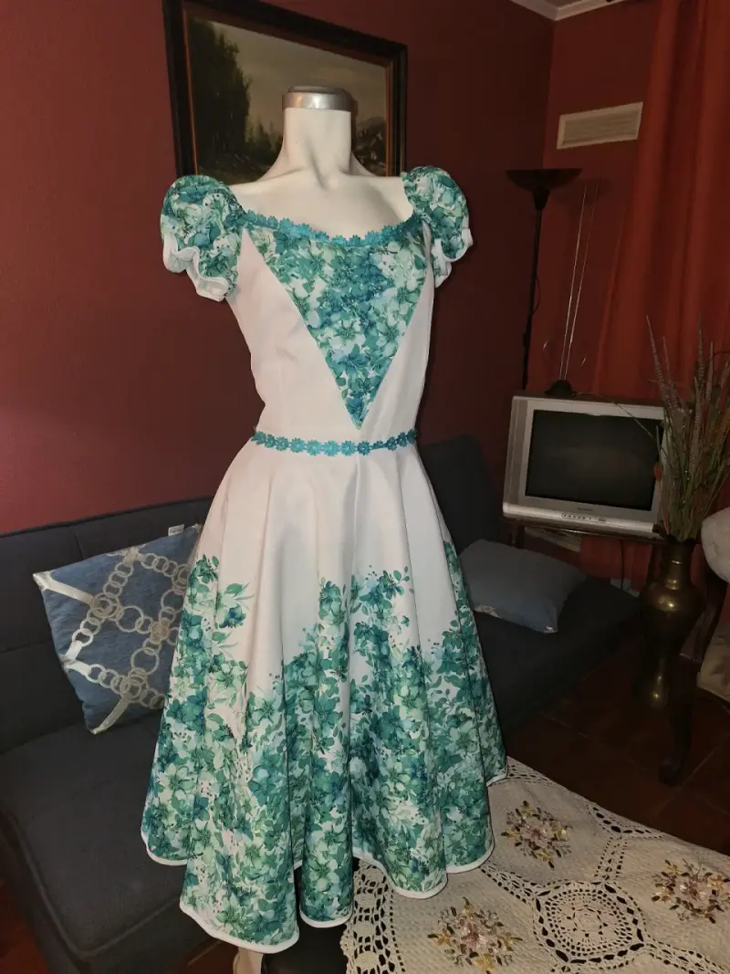 Vestido vintage floral blanco y verde - 1