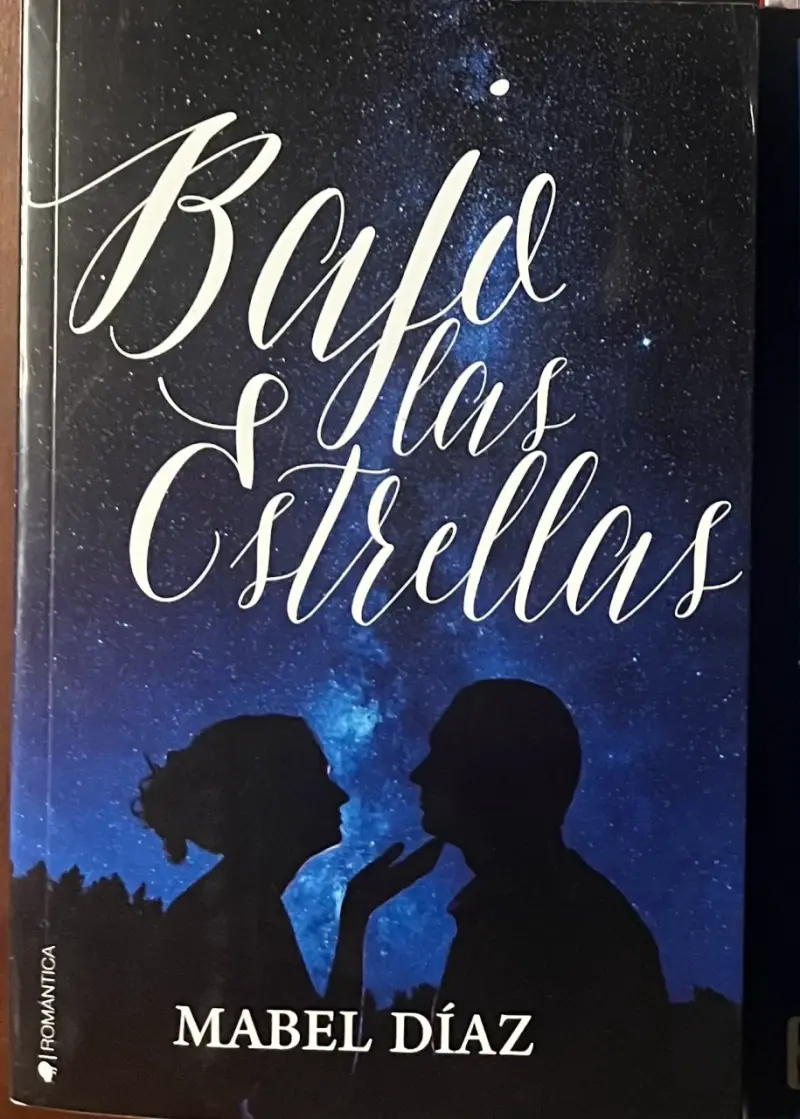 Libro 'Bajo las Estrellas' de Mabel Díaz