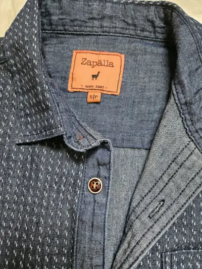 Camisa de mezclilla azul para hombre - miniatura 2