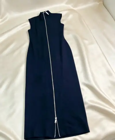 Vestido Zara largo negro sin mangas con cierre - miniatura 3