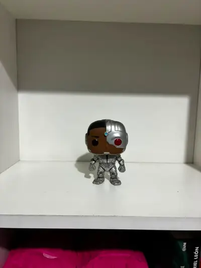 Figura Funko Pop Cyborg DC Comics - miniatura 1