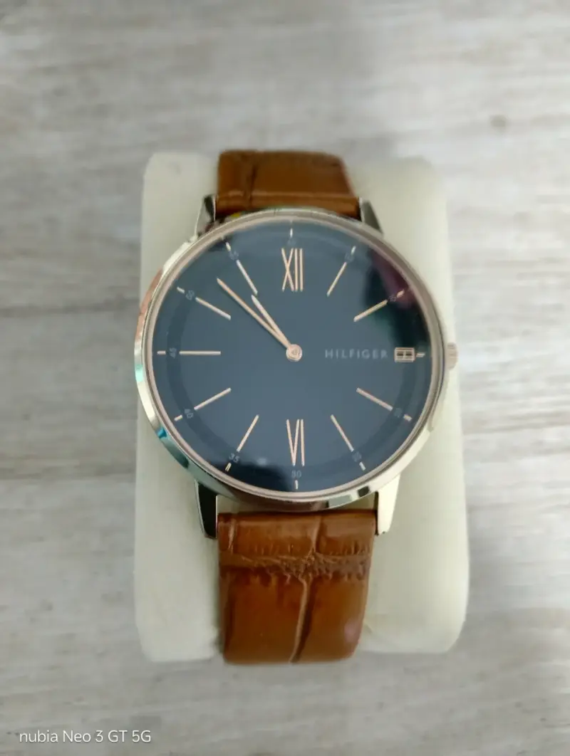 Reloj de pulsera Tommy Hilfiger clásico cuero marrón - 1