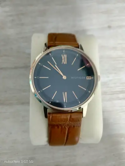 Reloj de pulsera Tommy Hilfiger clásico cuero marrón - miniatura 1