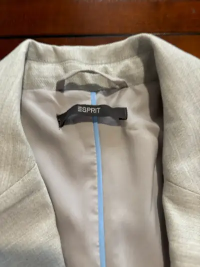 Traje formal gris para mujer en buen estado - miniatura 2