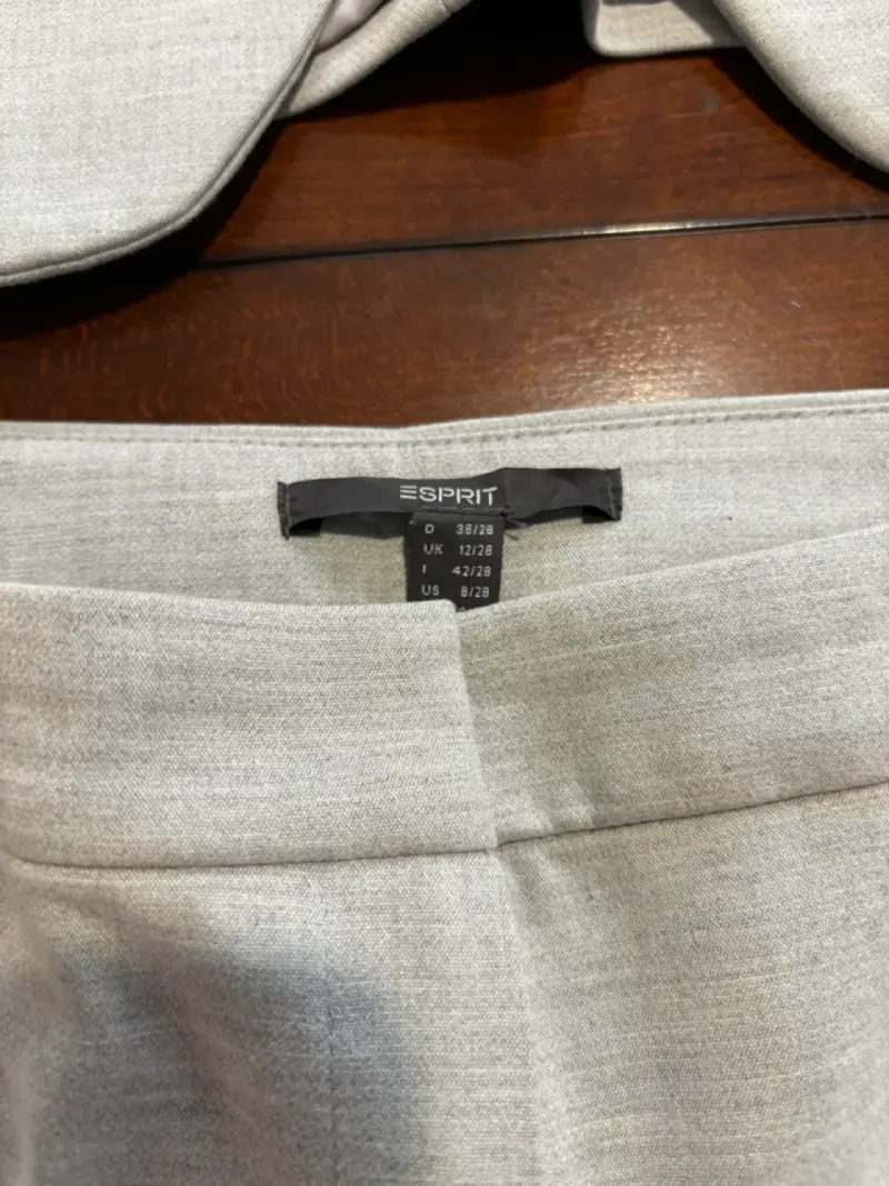 Traje formal gris para mujer en buen estado - 5