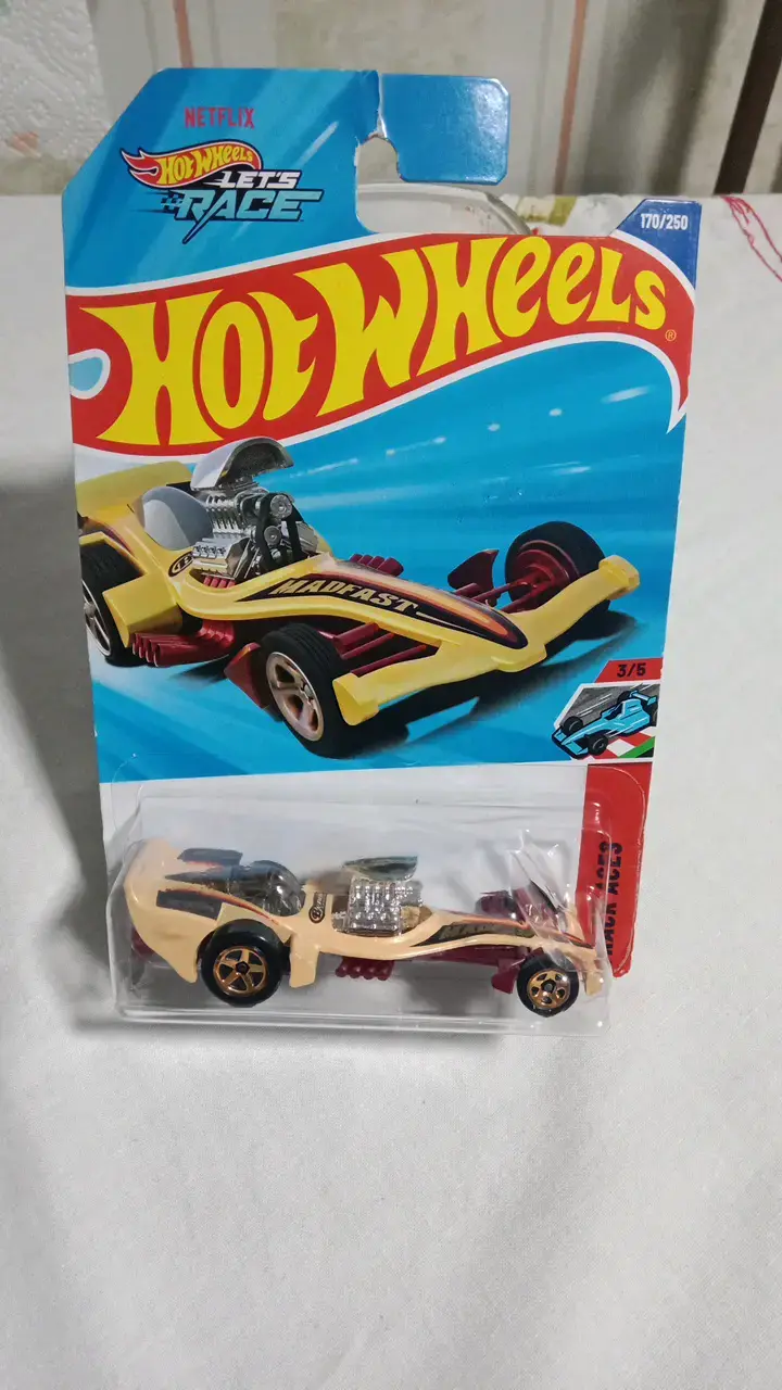 Auto de juguete Hot Wheels Madfast edición Netflix