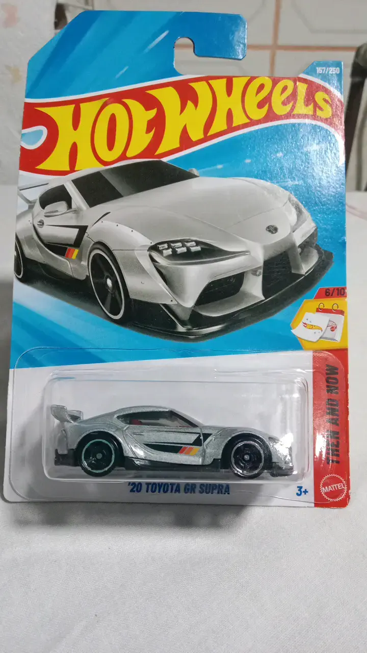 Hot Wheels '20 Toyota GR Supra en miniatura
