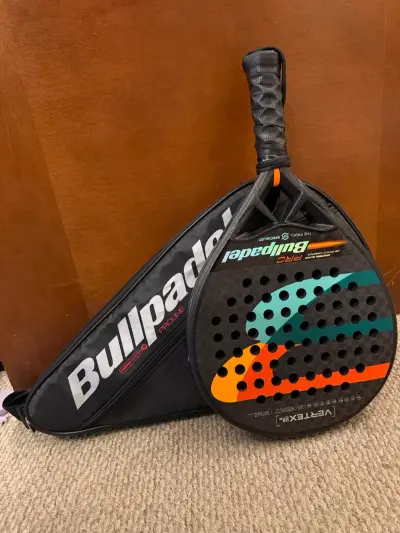 Pala de pádel Bullpadel Vertex 03 CTR con funda - miniatura 1