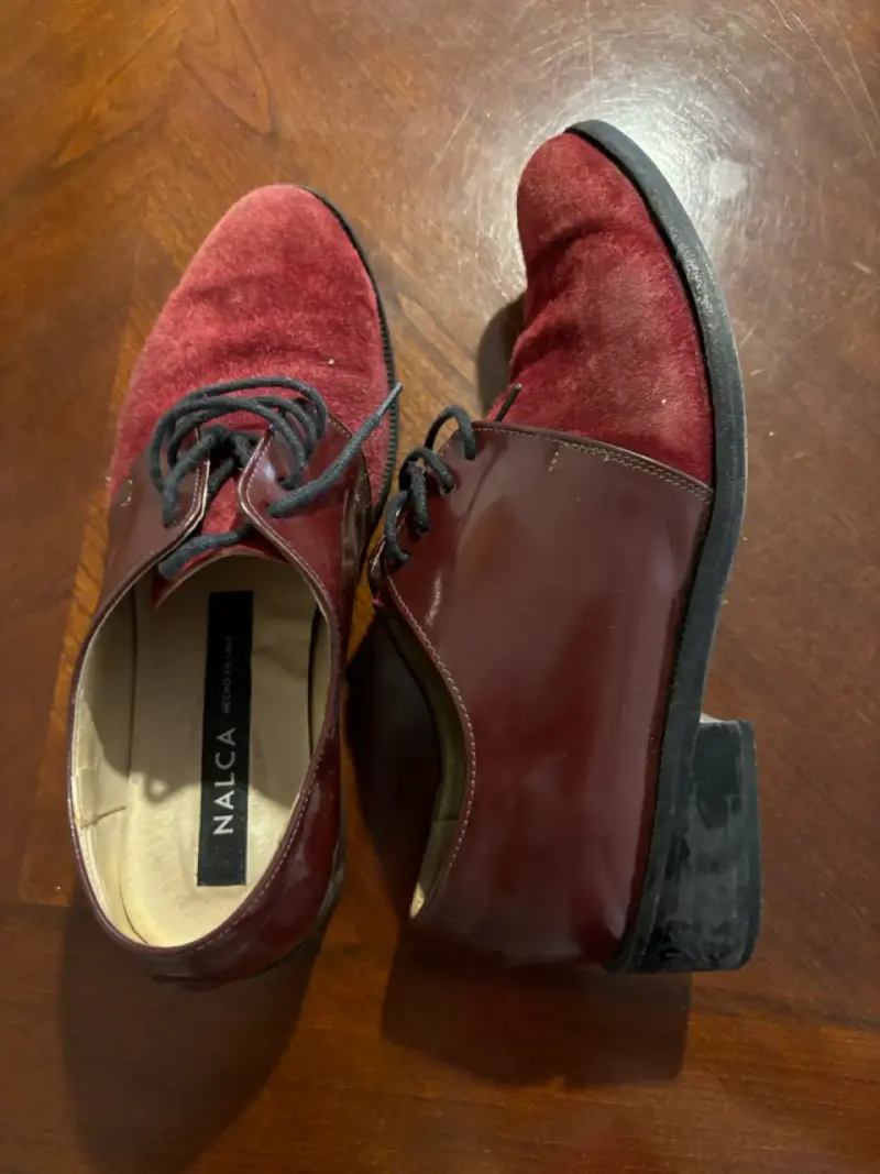 Zapatos de cuero burdeos para Dama marca Nalca