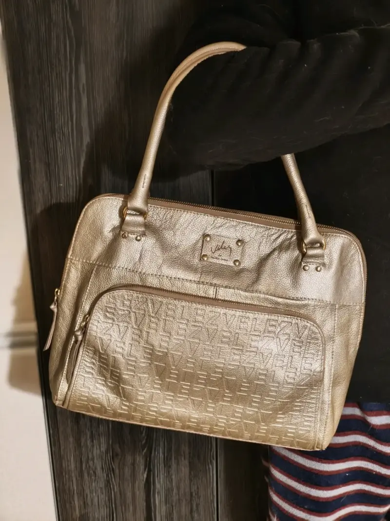Bolso de mano dorado VÉLEZ 💯% cuero
