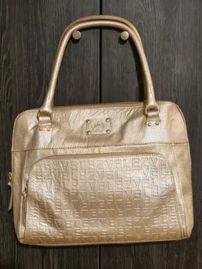 Bolso de mano dorado VÉLEZ 💯% cuero - miniatura 2