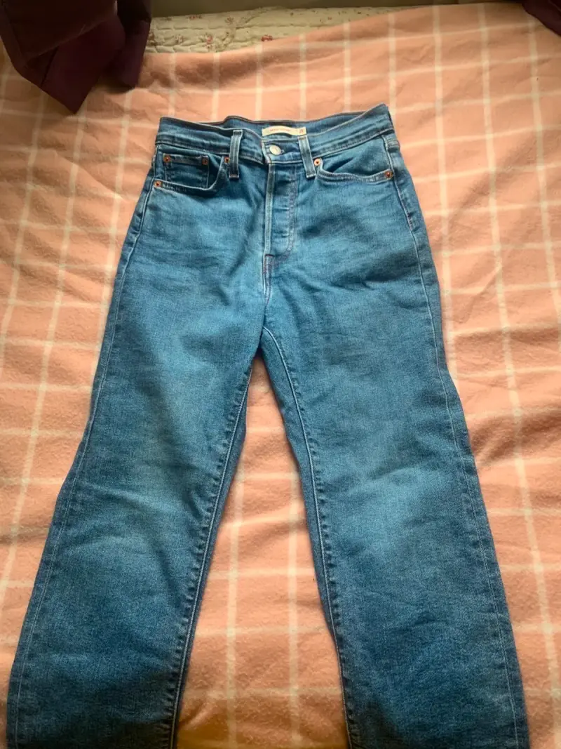 Jeans clásicos de mezclilla azul para mujer - 3