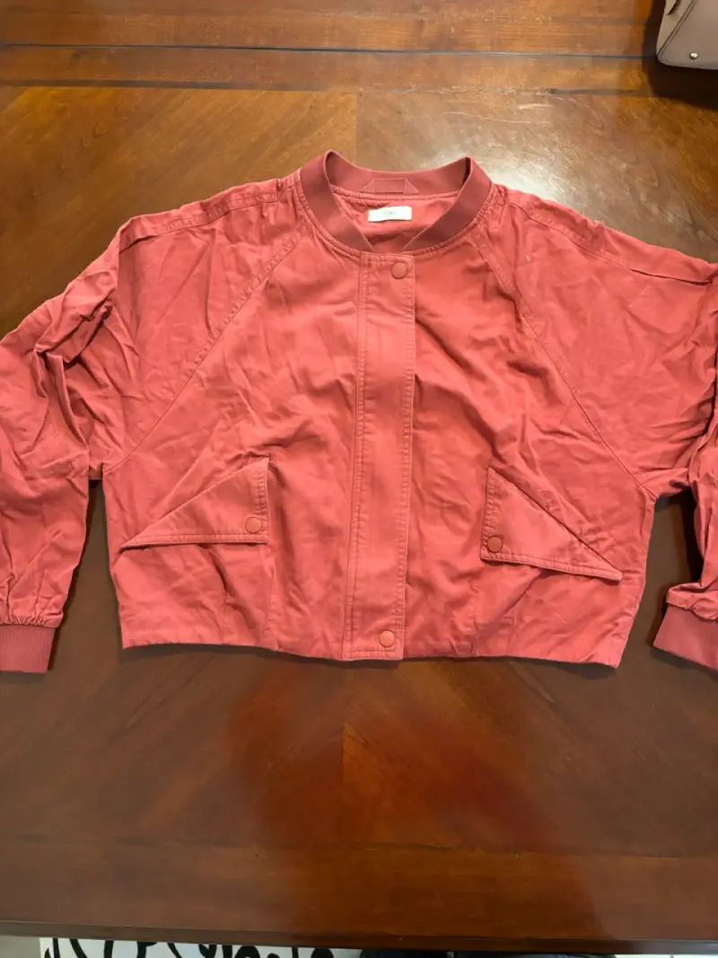 Chaqueta bomber corta color terracota
