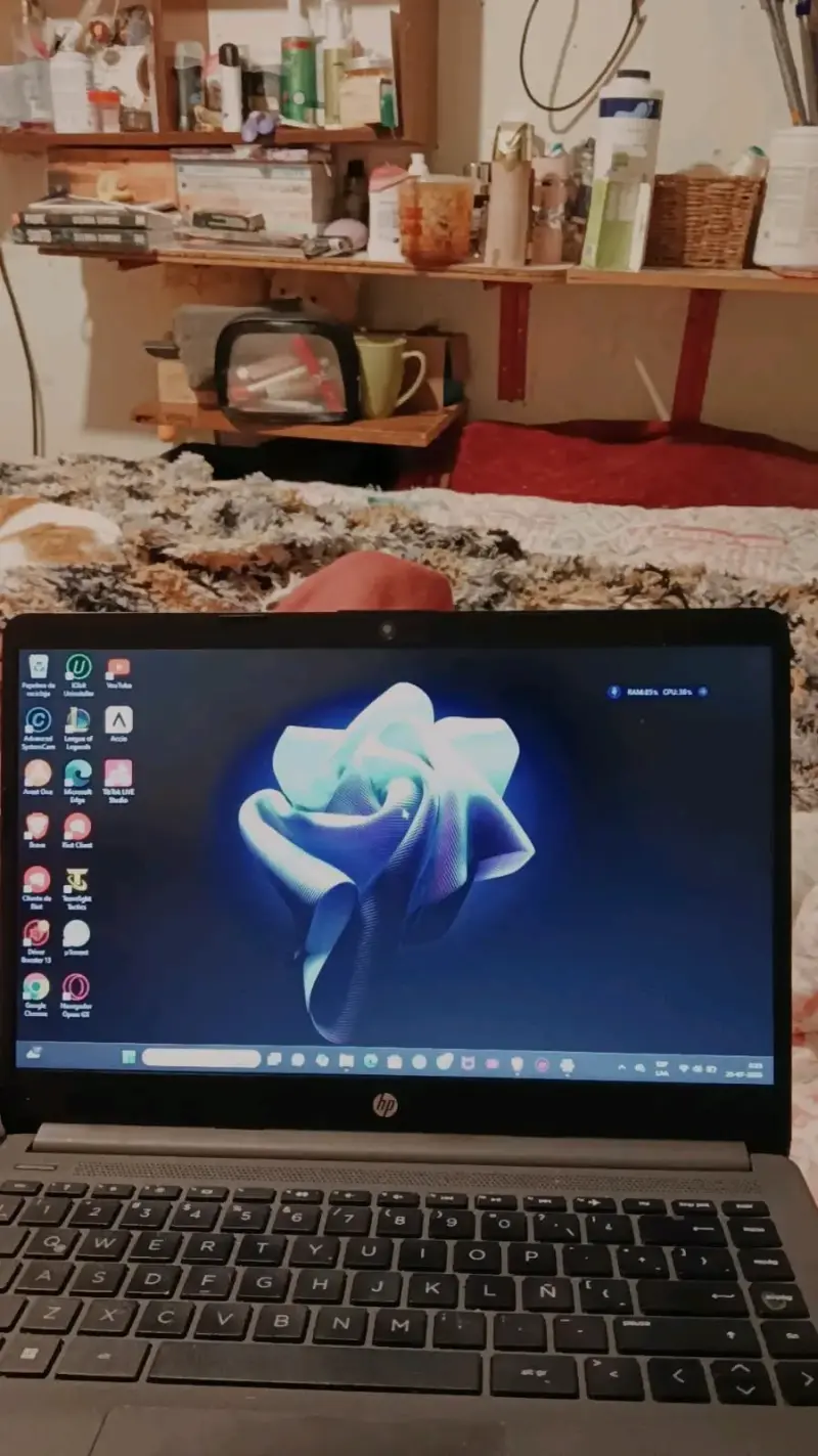 Laptop HP Intel Celeron N4000 8GB RAM 230GB - 1