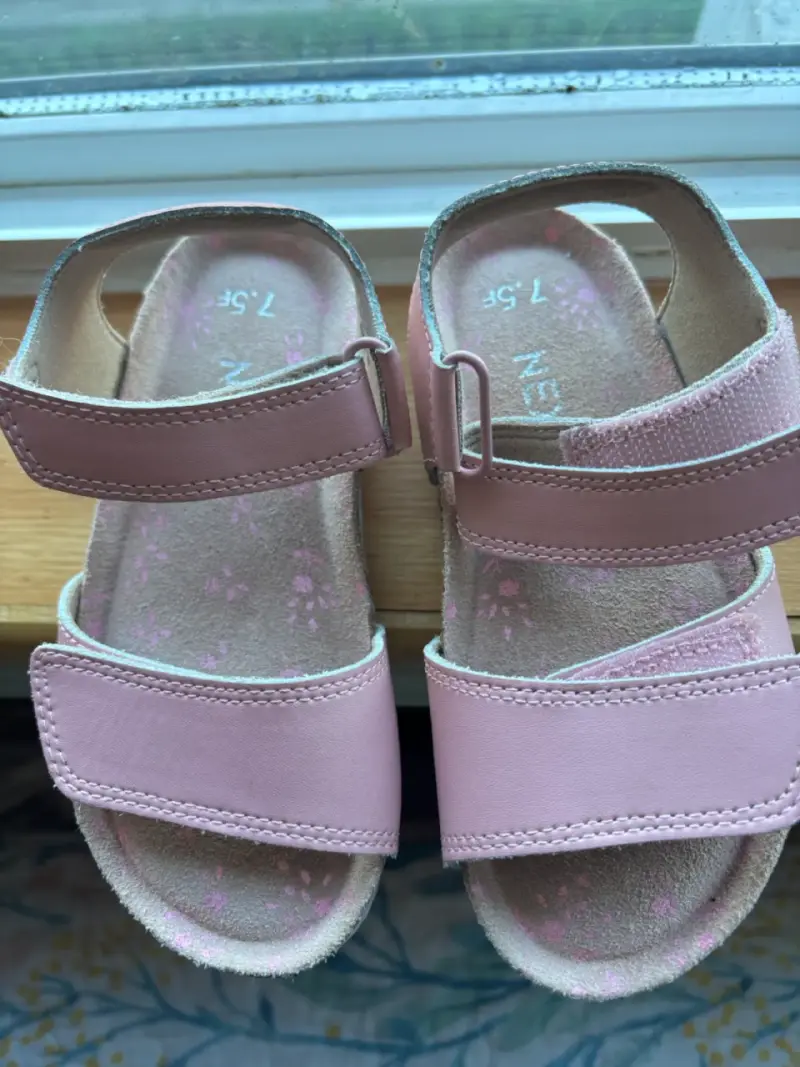 Sandalias rosadas para niña talla 24.5 - 1