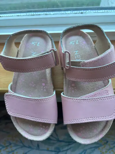 Sandalias rosadas para niña talla 24.5 - miniatura 1