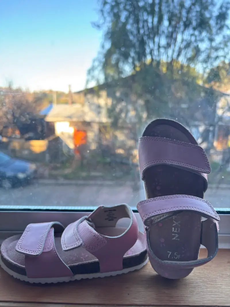 Sandalias rosadas para niña talla 24.5 - 3