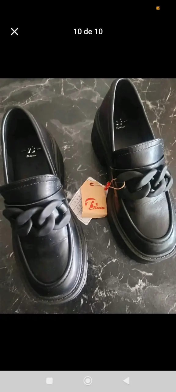Mocasines con cadena decorativa