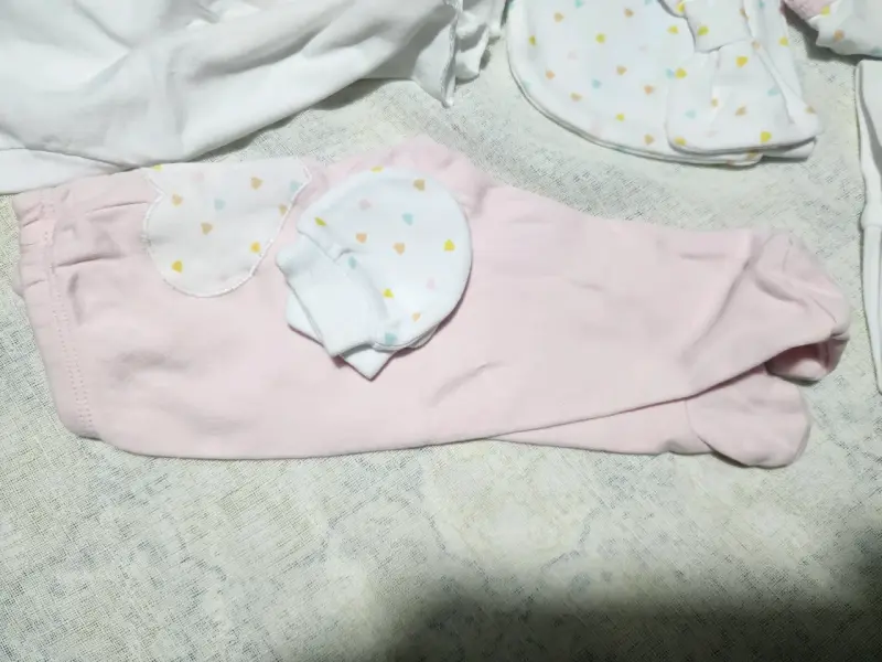 Set de ropa de bebé recién nacido en tonos pastel - 4
