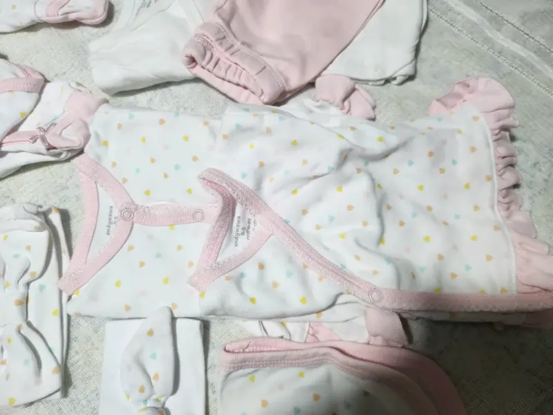 Set de ropa de bebé recién nacido en tonos pastel - 5