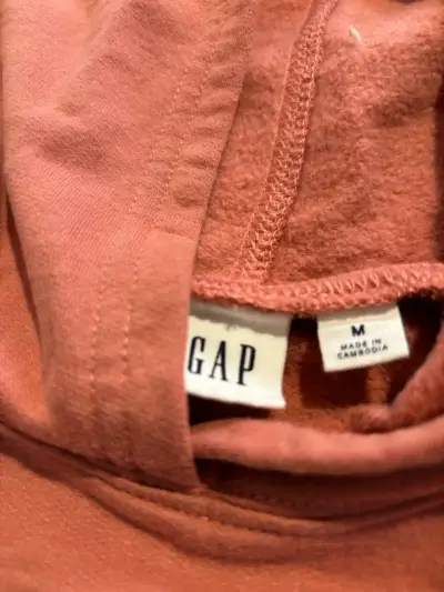 Polerón con capucha GAP rosado para mujer - miniatura 2