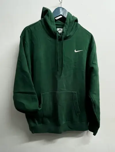 Polerón con capucha verde Nike para hombre - miniatura 1