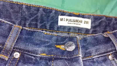Falda de mezclilla azul con botones Pull&Bear - miniatura 3