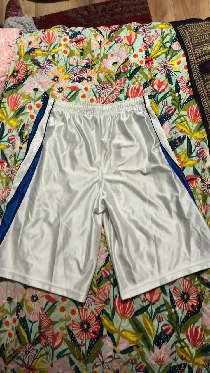 Shorts deportivos Nike blancos y azules - 2