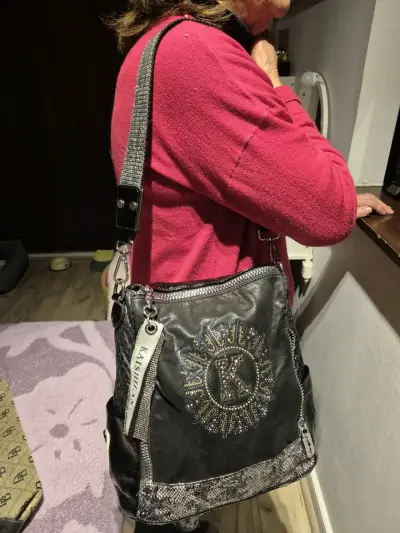 Mochila kaishilan  ecocuero negro - miniatura 1