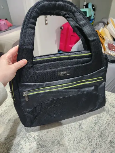 Bolso para laptop Kensington negro con compartimentos - miniatura 1