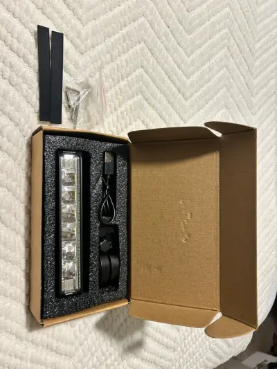 Luz delantera para bicicleta 1400 lumens - miniatura 3