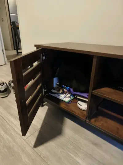 Mueble de TV de madera rústico con estantes - miniatura 2