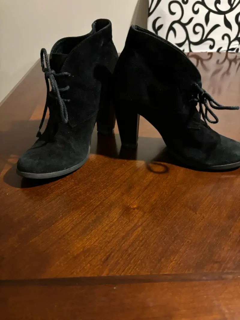 Botines de gamuza negros con tacón alto