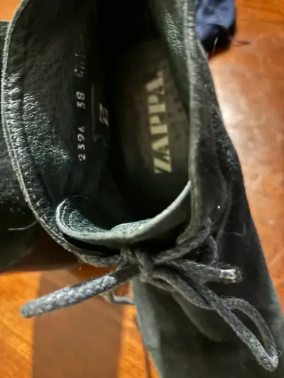 Botines de gamuza negros con tacón alto - miniatura 2