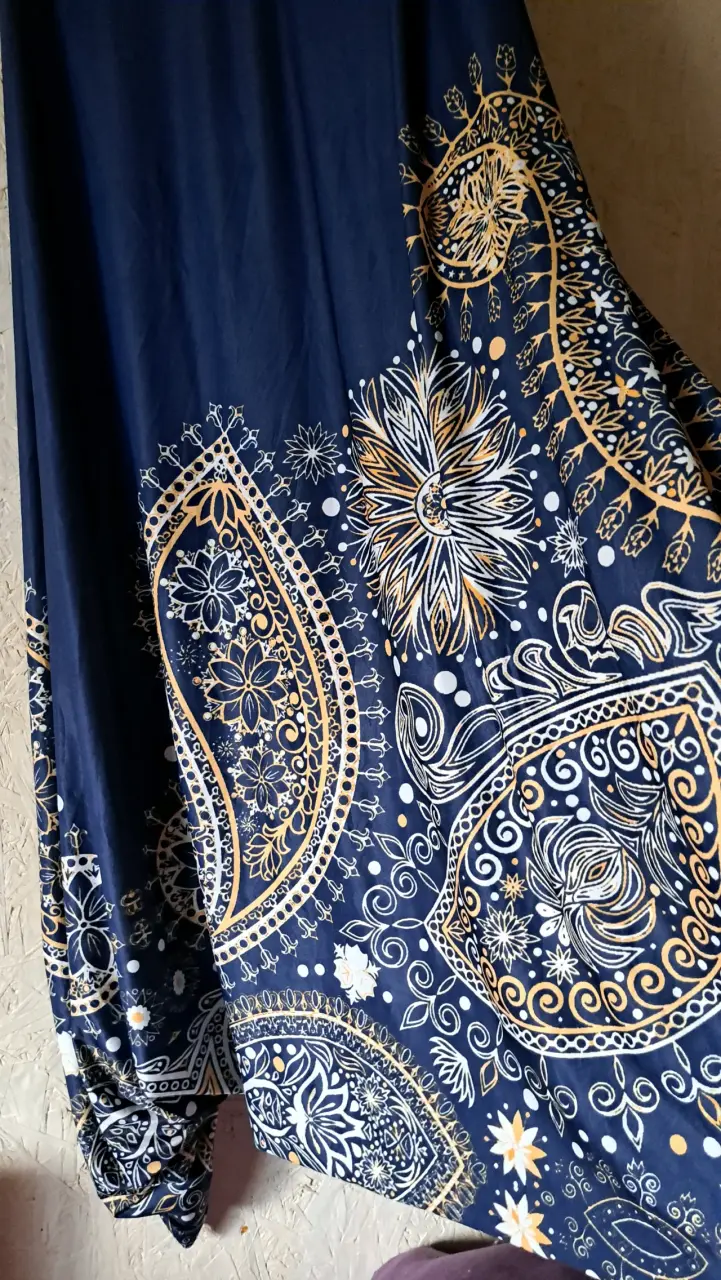 Vestido largo bohemio azul con estampado floral - 2
