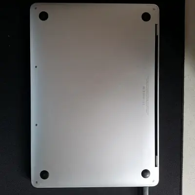 MacBook Pro 13 pulgadas en buen estado - miniatura 4