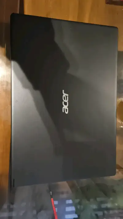 Notebook Acer Aspire 5 Core i3 HD - miniatura 3