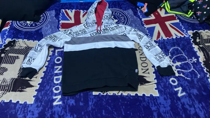 Polerón con capucha Ecko Unltd diseño gráfico