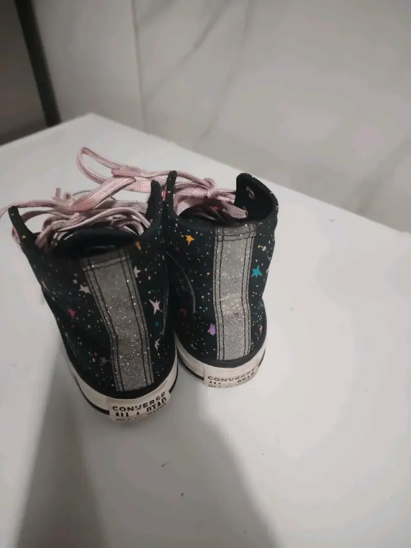 Zapatillas Converse All Star negras con estrellas - 1