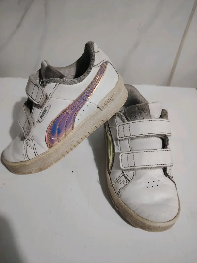Zapatillas deportivas blancas para niña con velcro - 1