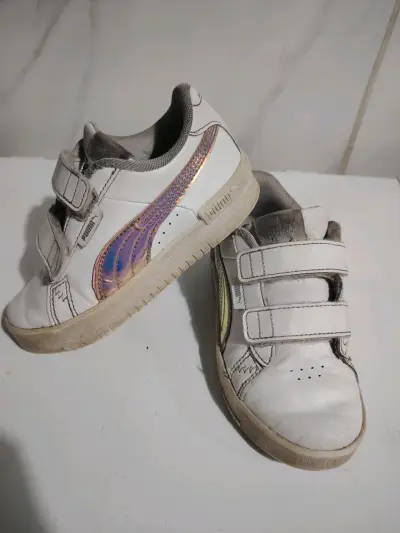 Zapatillas deportivas blancas para niña con velcro - miniatura 1