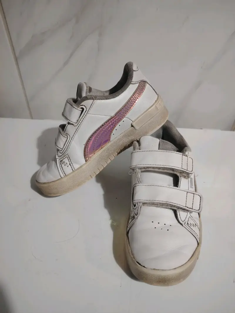 Zapatillas deportivas blancas para niña con velcro - 2