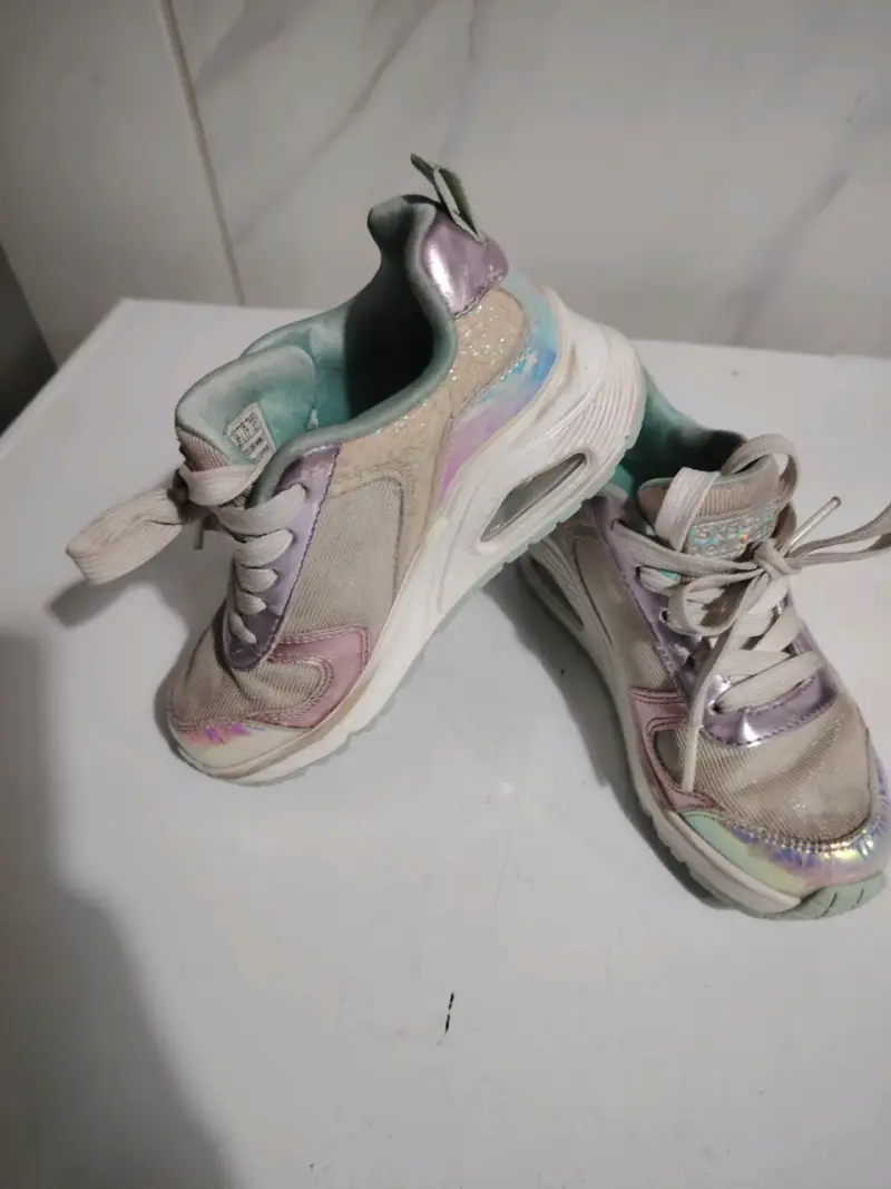 Zapatillas Skechers para niños con diseño i - 2