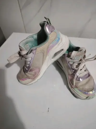 Zapatillas Skechers para niños con diseño i - miniatura 2