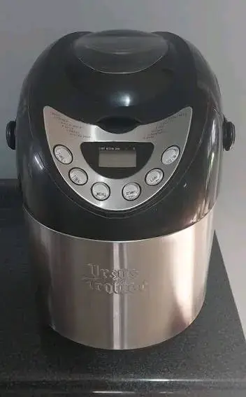 Máquina de pan Oster con funciones automáticas