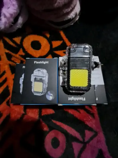 Linterna LED  con encendedor portátil recargable - miniatura 1