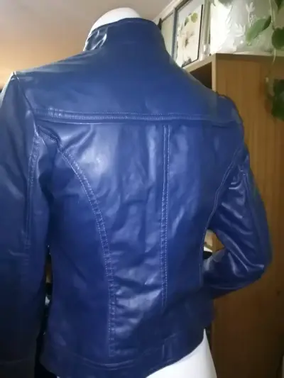 Chaqueta de cuero sintético azul para mujer - miniatura 5