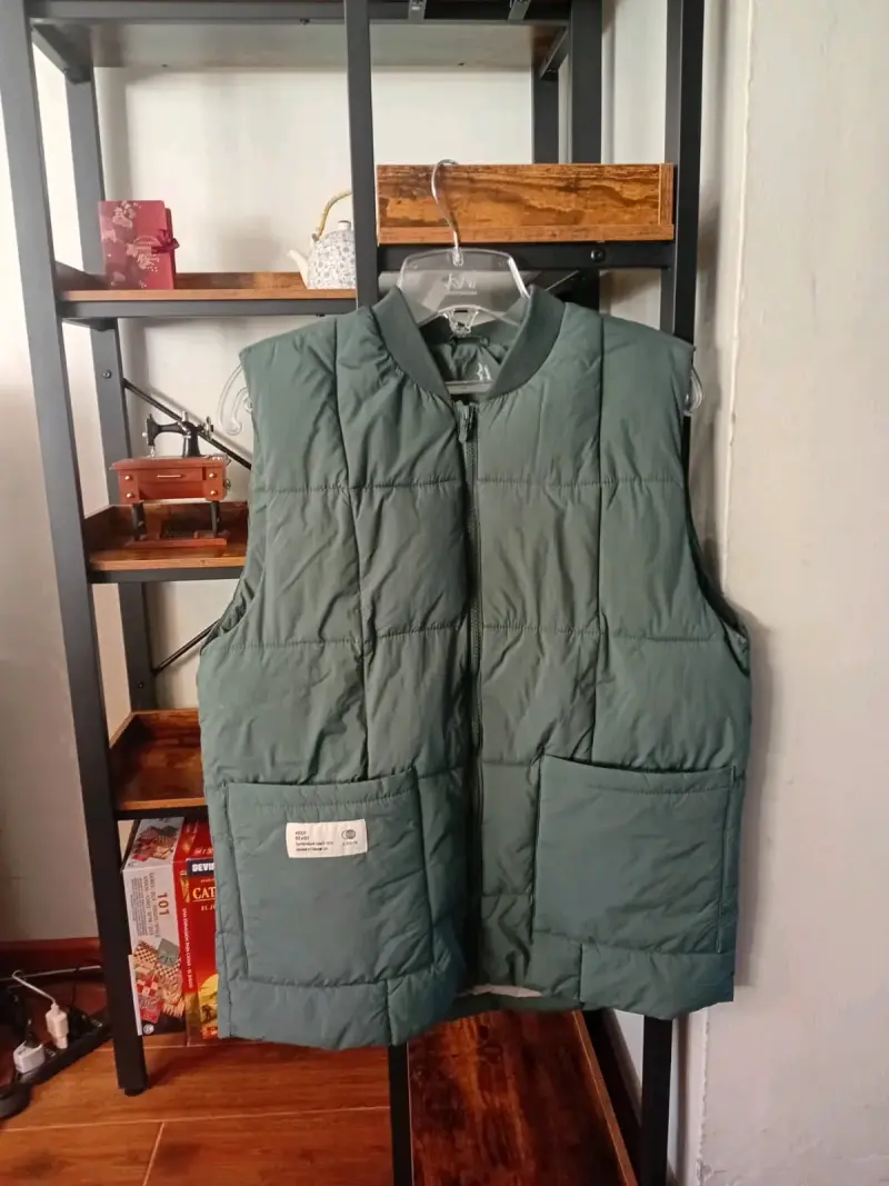 Chaleco acolchado verde sin mangas