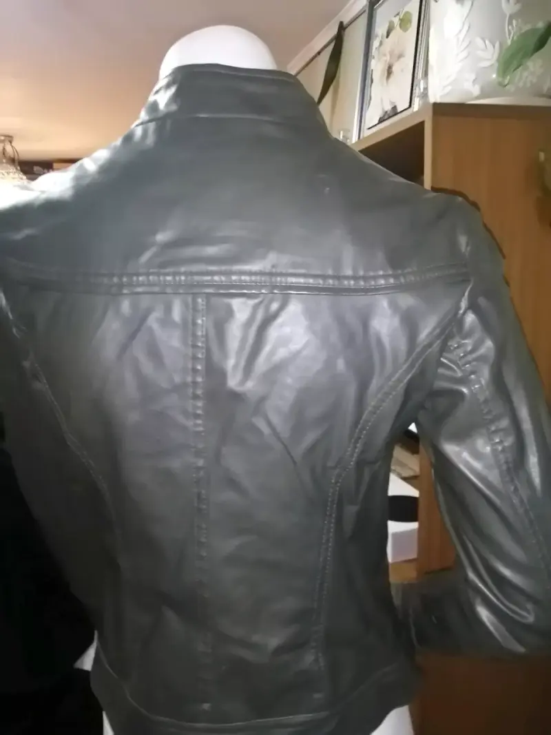 Chaqueta de cuero sintético negra para mujer - 3